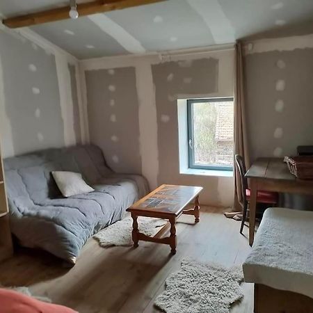Gite La Roche Paisible Saint-Julien-de-Coppel Экстерьер фото